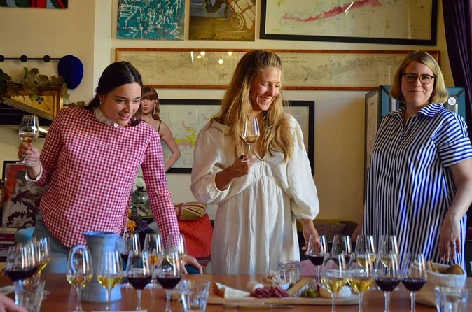 Lyon Wine Tasting: Small-Group Blind Tasting with a Sommelier